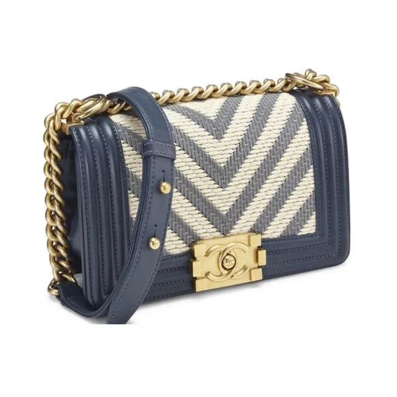 Chanel Boy Bag Chevron Ivory/Blue - Picture 3 of 12
